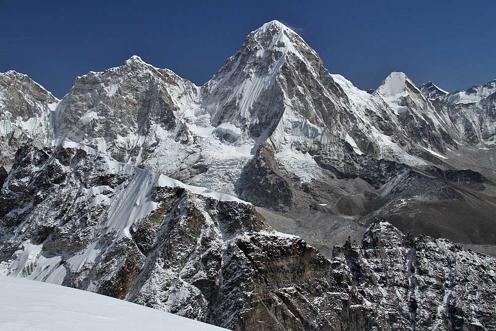 EVEREST LOBUCHE PEAK