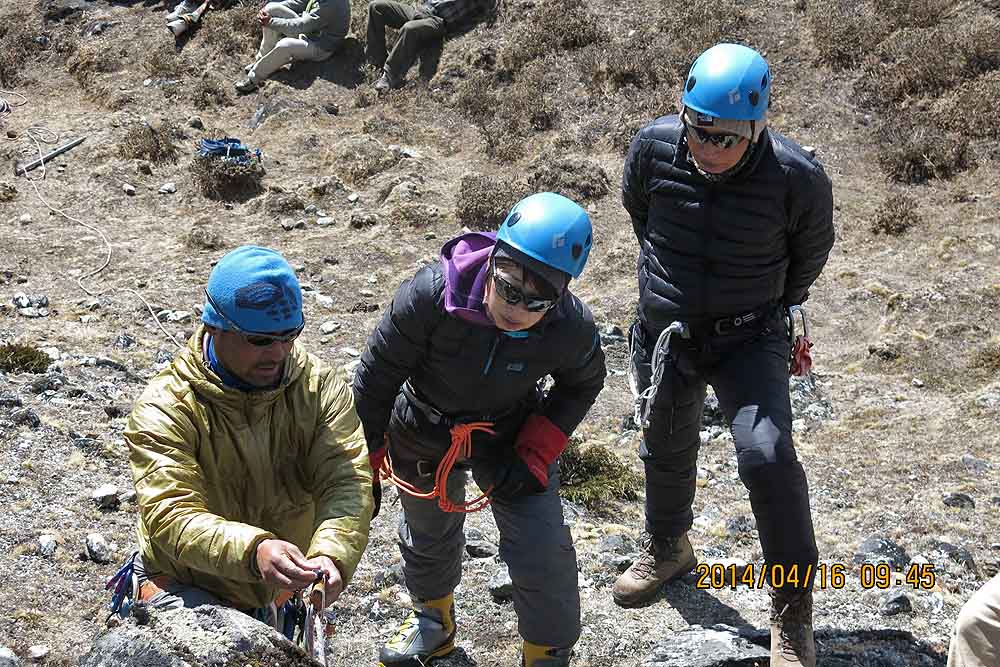 EVEREST LOBUCHE PEAK